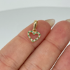 28 DIJE CORAZÓN 5 PTS DE DIAMANTES 5 PTS DE ESMERALDAS ORO AMARILLO 18K 0,65 GR / 1,6 CM †