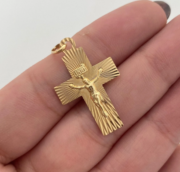 Dije It Cruz plana diamantada Oro amarillo 18k +5 / 1,8 Gr / 34 Cm