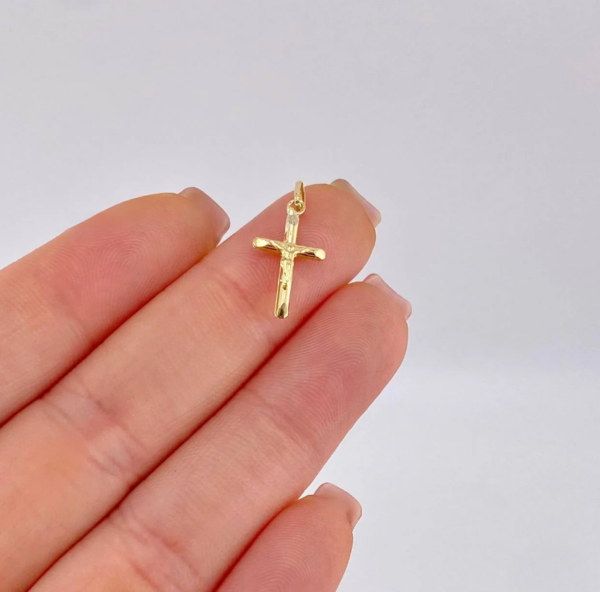53 Dije Cruz Cristo Puntas Planas 0.35 g / 2 cm Oro Amarillo 18K