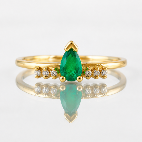 ChatGPT Image 5 jun 2026, 01_48_26 p.m. Anillo Gota de Lluvia Esmeralda 18pts - Diamantes 6pts 1.45gr / T7 1/4 / Oro 18K
