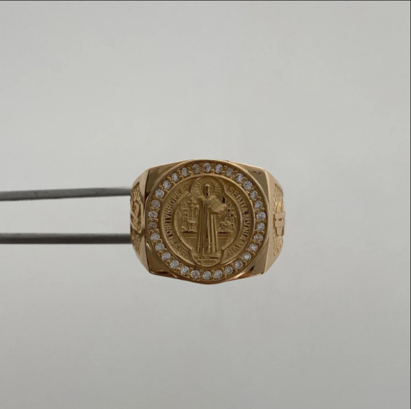 Anillo San benito circones blanco Oro amarillo 18k / Talla 9 1/4 / 13,45 Gr