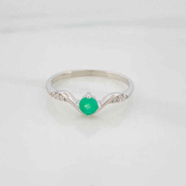 Screenshot_68 Anillo Solitario Churumbela Esmeralda 20Pts 1.15 g / T6 3/4 Plata 925